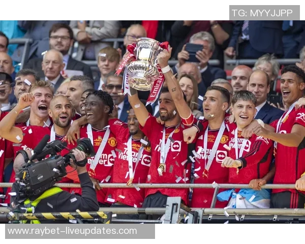 曼联逆转里昂精彩补时进球引爆全场足总杯激情时刻集锦