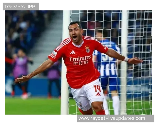 足总杯波尔图大胜那不勒斯帽子戏法点燃全场激情与转会传闻交织