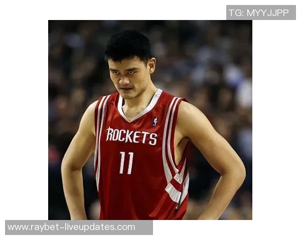 姚明与闫军的传奇故事：从篮球场到人生舞台的精彩交汇