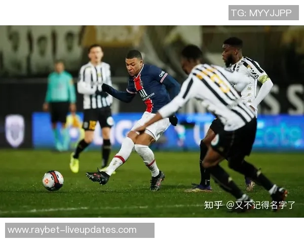 德甲激战莱比锡逆转巴黎圣日耳曼帽子戏法点燃全场激情