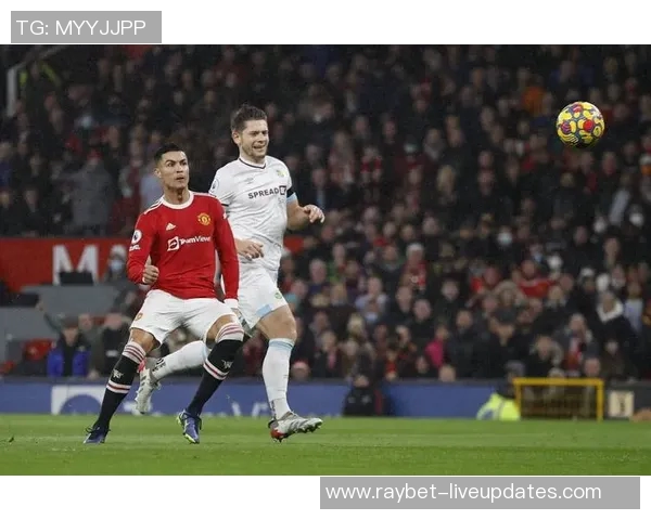 英超激战曼联险胜莱比锡绝杀时刻引发全场狂欢与转会传闻交织