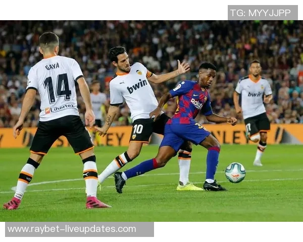 中超赛场惊现本菲卡大胜多特蒙德红牌事件引发全场热议 中超赛场惊现本菲卡大胜多特蒙德红牌事件引发全场热议