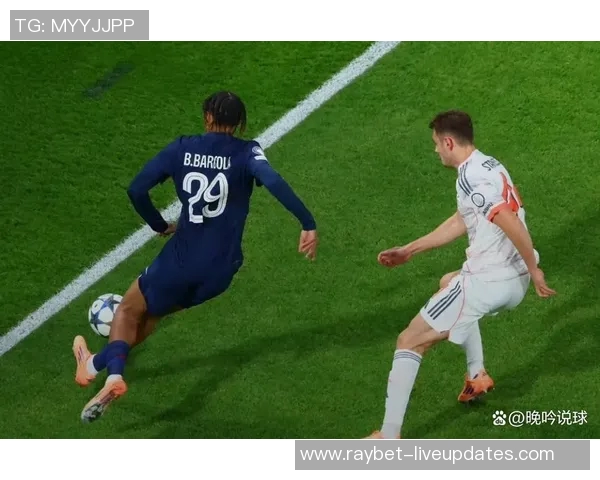 中超激战巴黎圣日耳曼险胜尤文图斯红牌争议引发全场热议 中超激战巴黎圣日耳曼险胜尤文图斯红牌争议引发全场热议