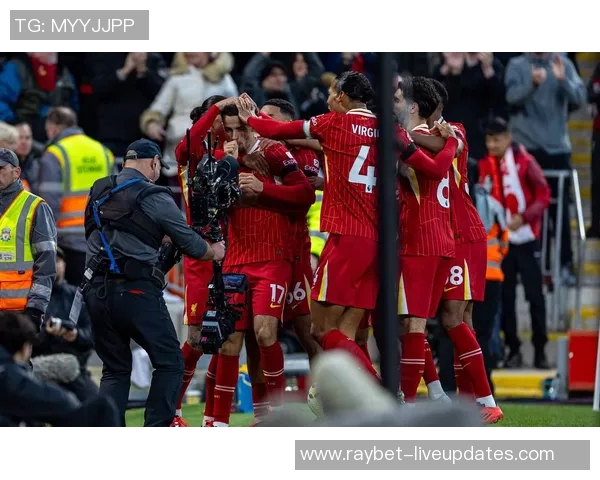 英超焦点战切尔西与里昂握手言和补时瞬间引发全场热议 英超焦点战切尔西与里昂握手言和补时瞬间引发全场热议