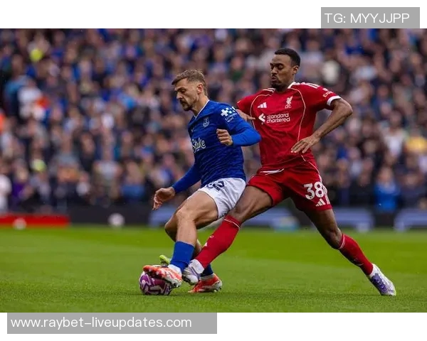 国王杯精彩对决利物浦大胜切尔西红牌事件引发全场热议